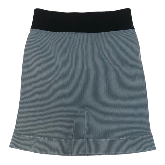 Zenana blue gray washed ribbed shorts size small/medium - Picture 2 of 5